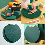 Tábuas de corte circulares verdes com alças douradas, usadas para cortar carnes, peixe e frutas, resistentes à água