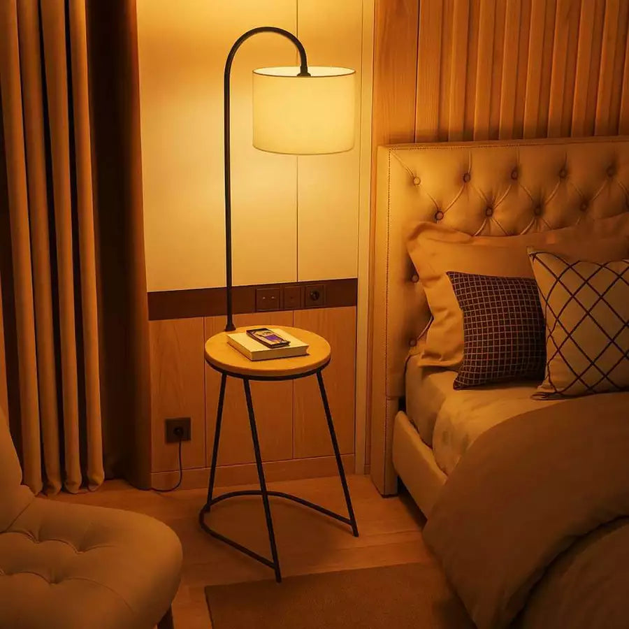 Luminária de Chão com Mesa de Cabeceira Integrada