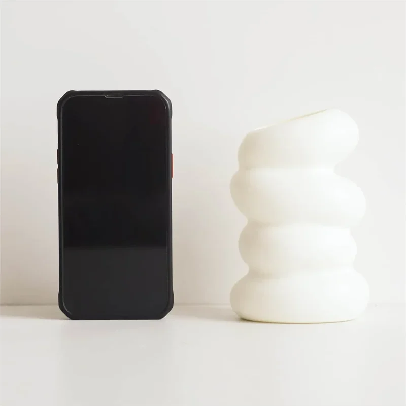 Vaso Decorativo Branco com Design Espiral