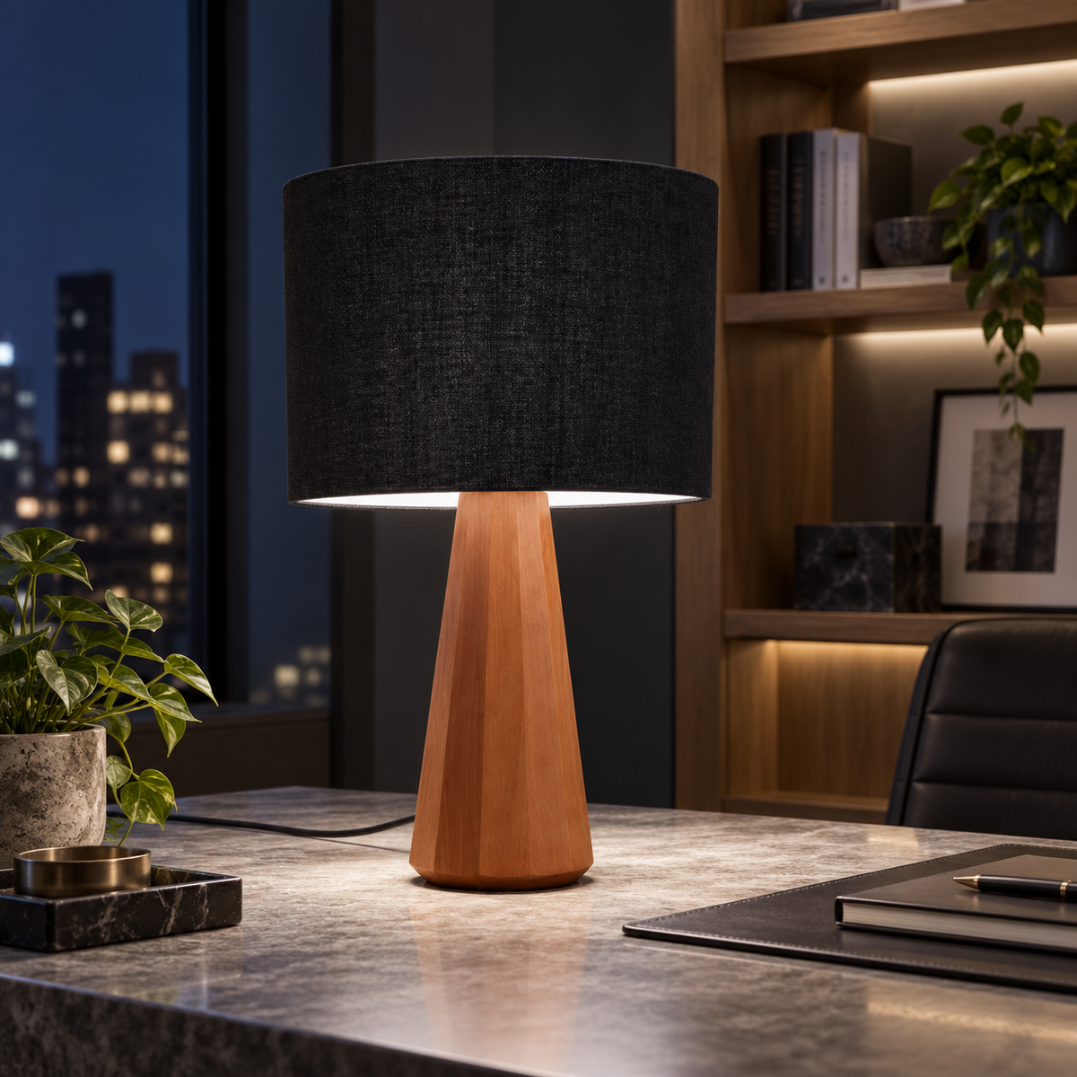 Abajur de Mesa Moderno com Cúpula em ambiente sofisticado à noite, imagem 3