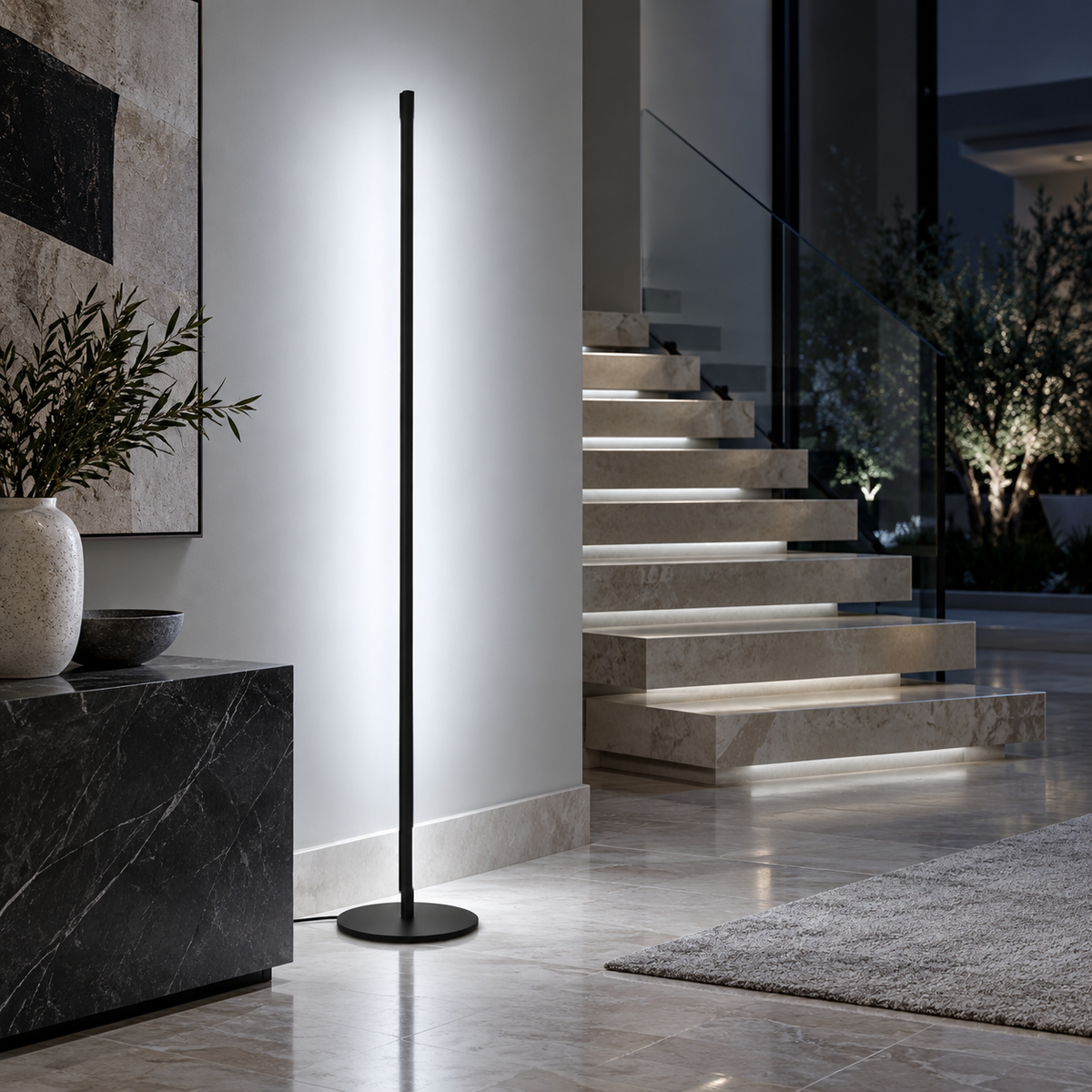 Luminária de Chão Barra Led Minimalista em hall de casa moderna à noite com luz fria