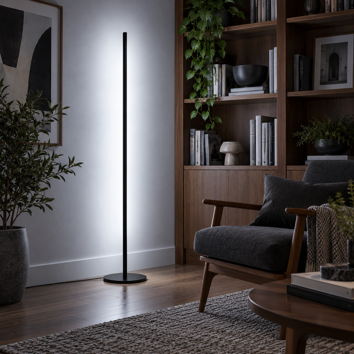 Luminária de Chão Barra Led Minimalista em biblioteca residencial à noite com luz fria