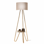 Luminária de chão industrial com prateleira e cúpula bege em fundo branco