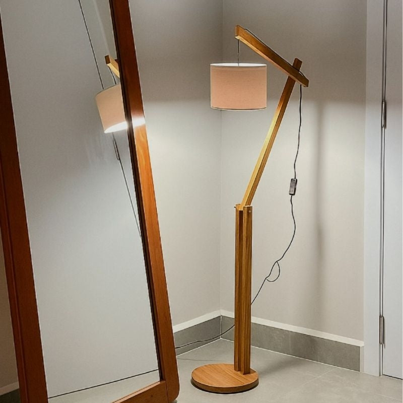 Luminária de chão articulada com cúpula — foto 1